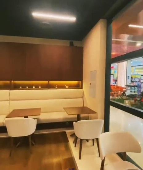Booth Seating - Pearl DecoTech Dubai