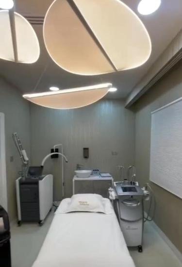Laser Treatment Room - Pearl DecoTech Dubai