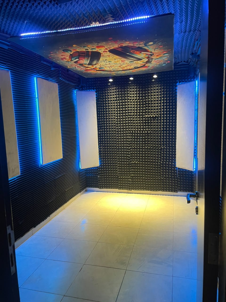 Studio Entrance - Pearl DecoTech Dubai