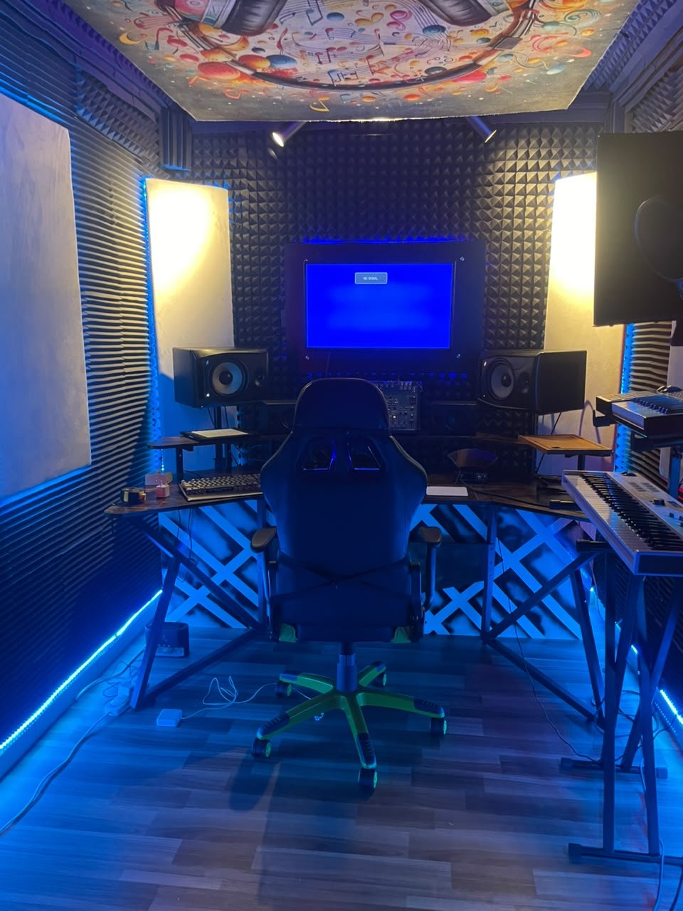 Studio Workstation - Pearl DecoTech Dubai